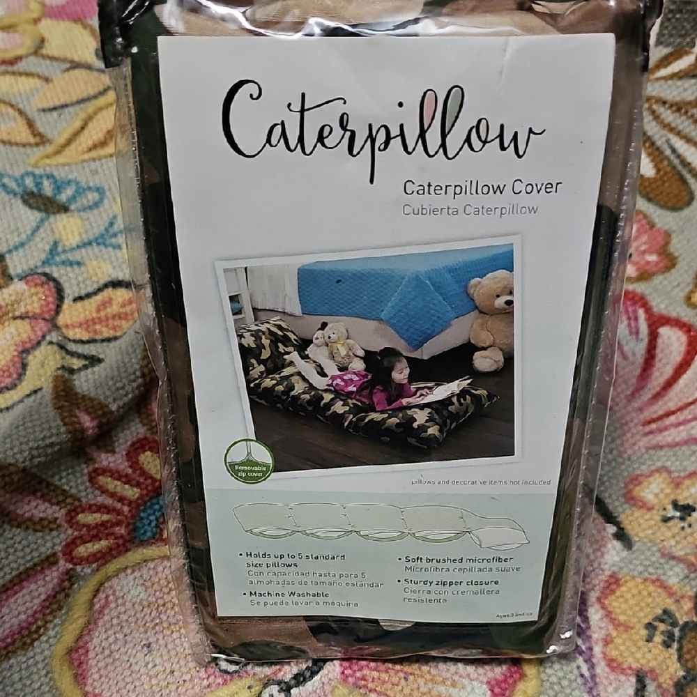 NIP CATERPILLOW COVER Camouflage (Uses 5 Standard Pillows)